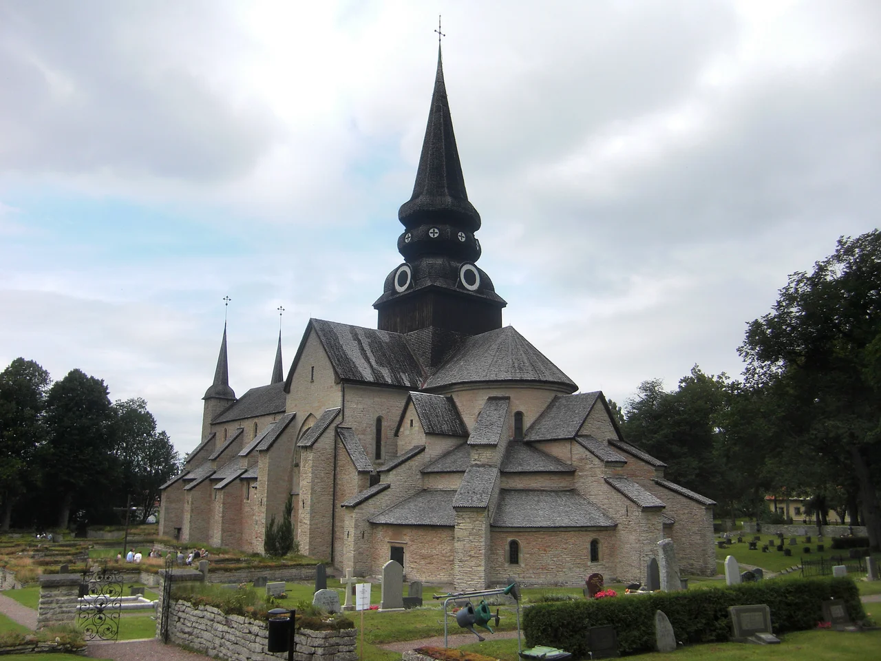 Varnhems klosterkyrka i Varhems socken i Valle härad i Skara kommun, f.d. Skaraborgs län, Skara stift, Västergötland, Västra götalands län, Sverige.