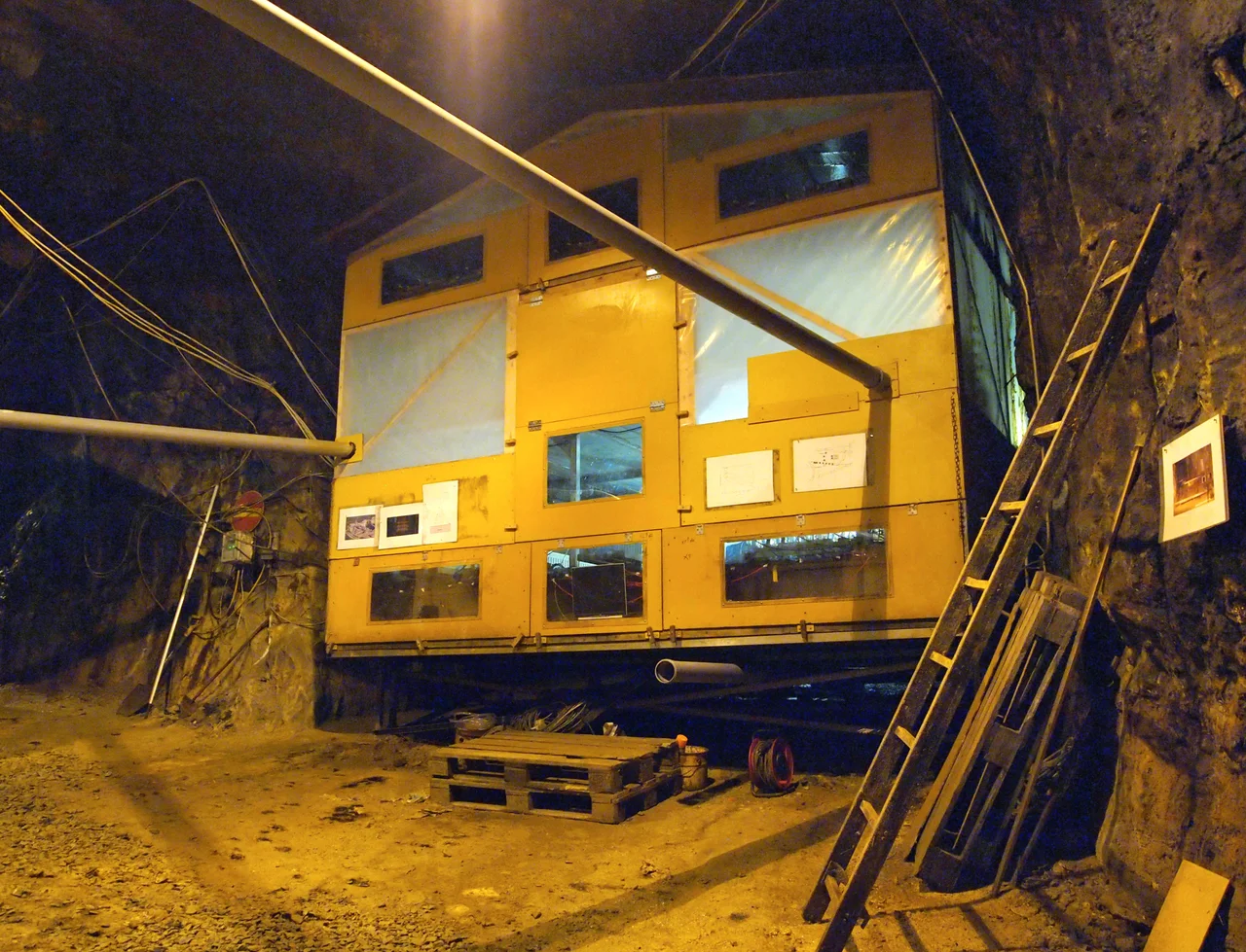 Measurement station C of EMMA experiment situated at the depth of 75 meters in Pyhäsalmi mine. The station includes detectors which observe the high-energy muons producted in the interaction between the primary cosmic particles and atmosphere.