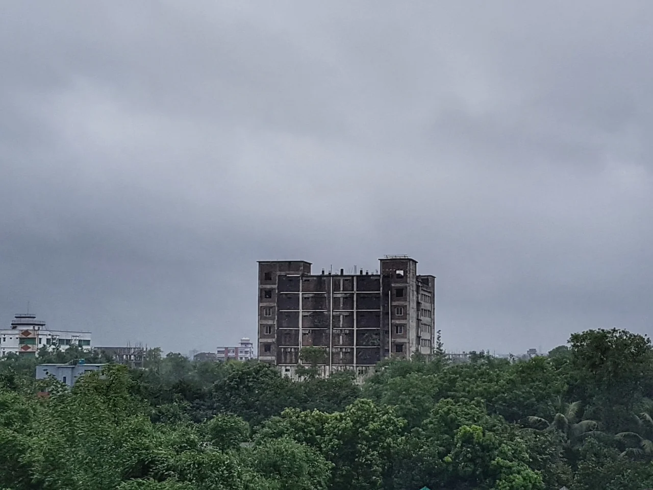 Captured from 30m away ... view of top floors